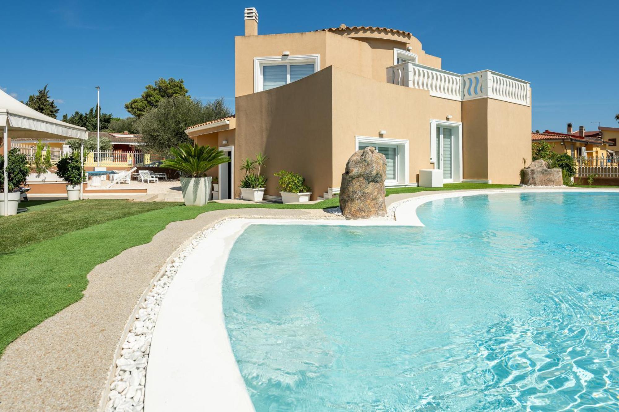 Villa Leon With Private Pool Quartu SantʼElena Extérieur photo